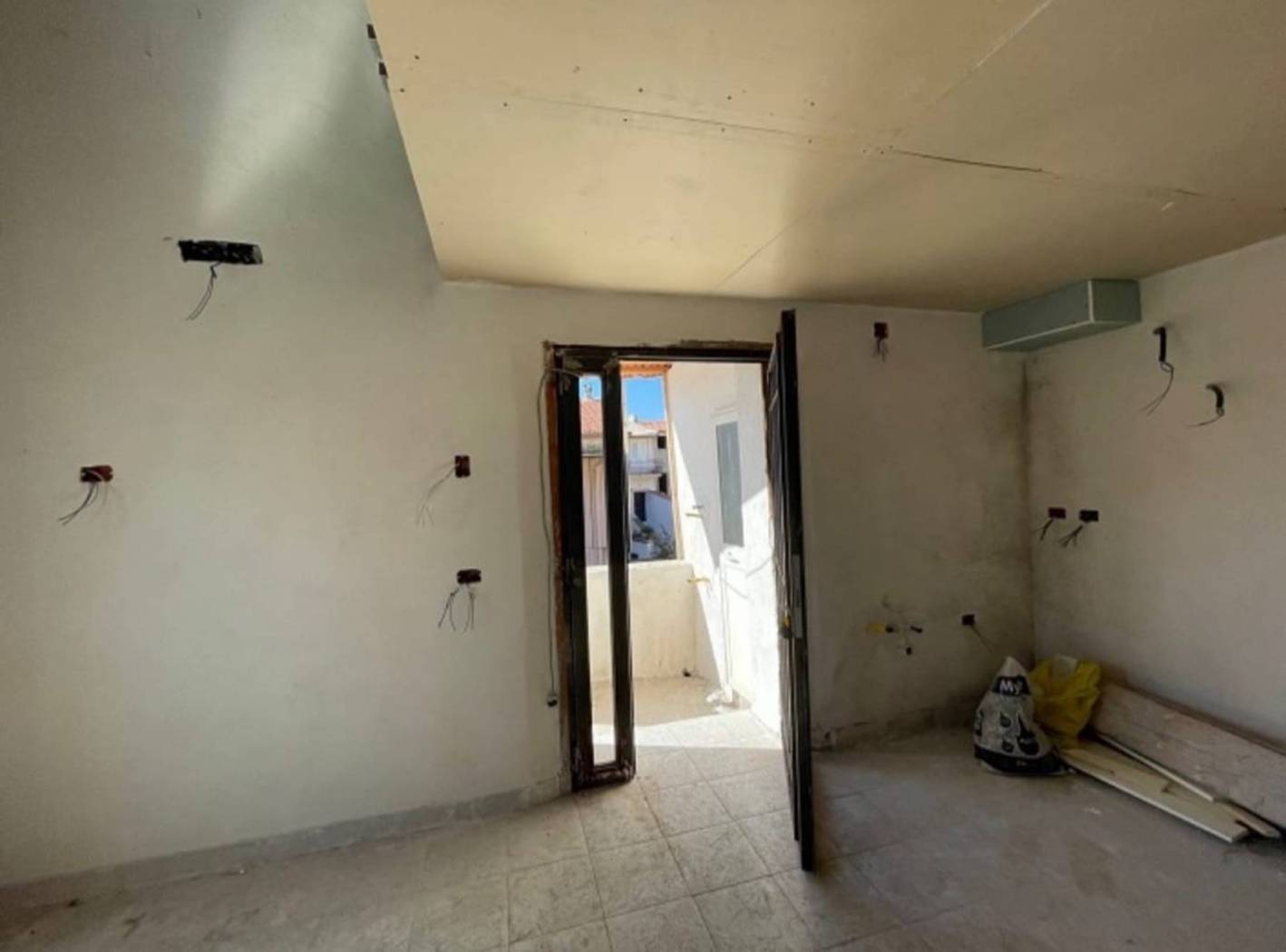 Stanza non arredata Stanza non arredata