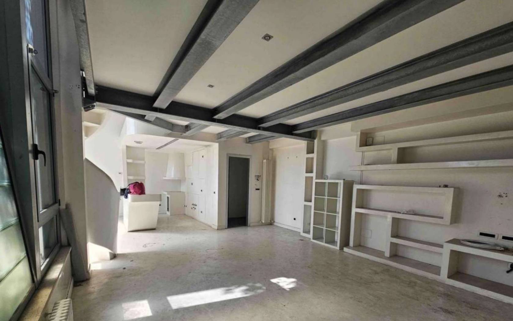 Interno non residenziale Interno non residenziale