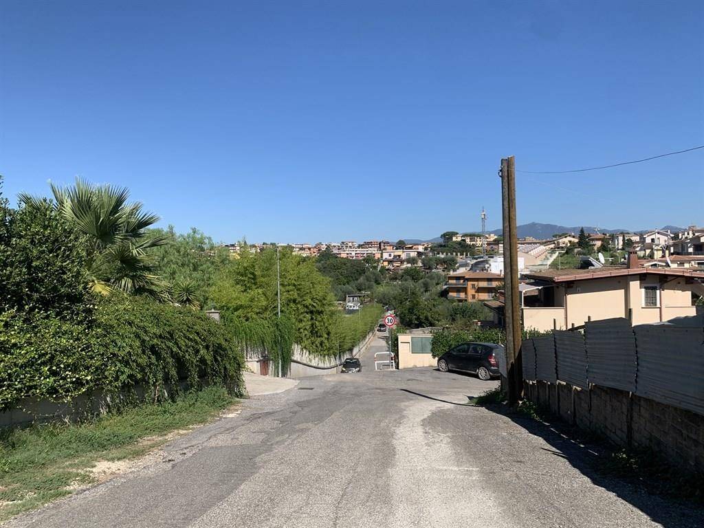 FONTE NUOVA - Località Tor Lupara - Proponiamo in vendita una penta familiare in costruzione, formata da 4 ville tri-livelli e una villa bi-livelli. 