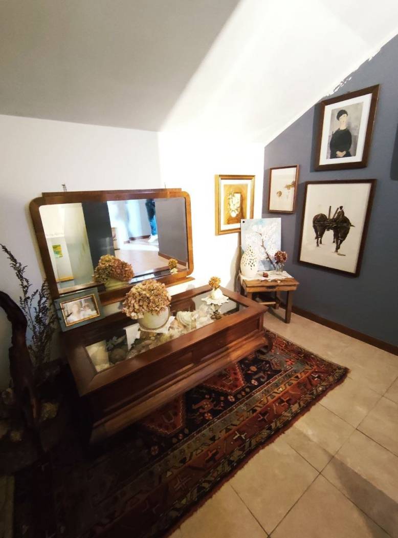 Disimpegno Disimpegno