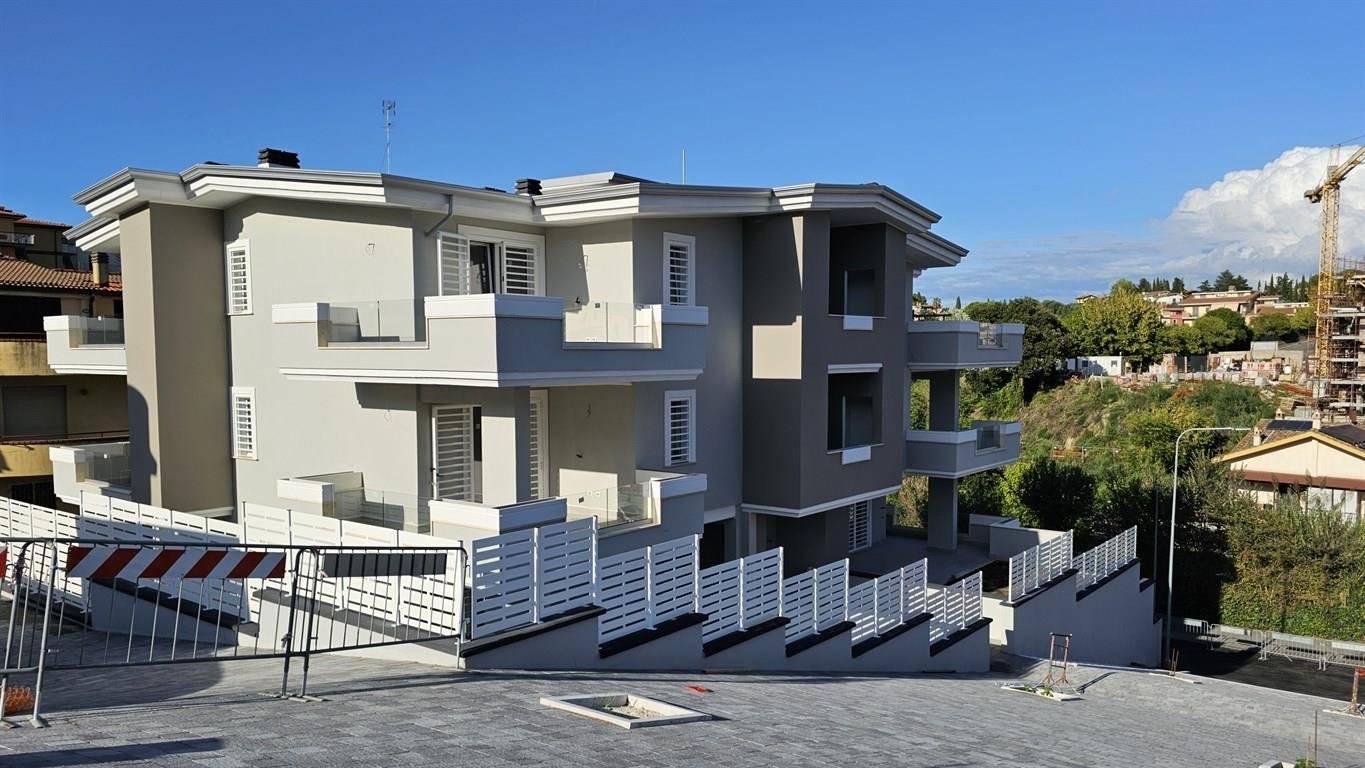 FONTE NUOVA – Tor Lupara – Proponiamo in vendita uno splendido trilocale con doppi servizi in un moderno complesso residenziale di nuova costruzione 