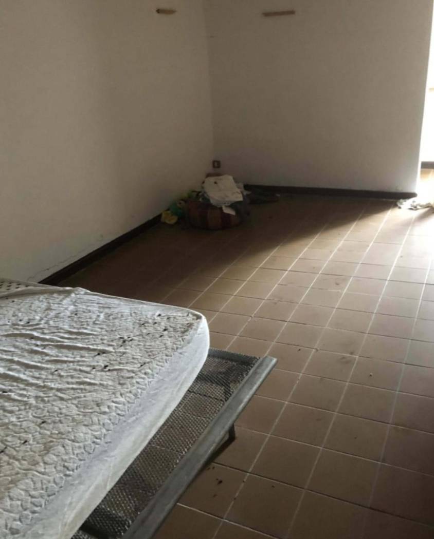 Stanza non arredata Stanza non arredata