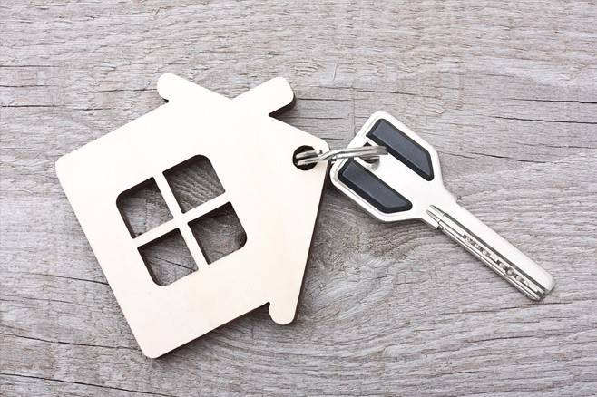 ARLUNO: IN ZONA RESIDENZIALE AFFITTASI TRE LOCALI AL TERZO ED ULTIMO PIANO CON ASCENSORE COMPOSTO DA INGRESSO, SOGGIORNO, CUCINA, DUE CAMERE, BAGNO 