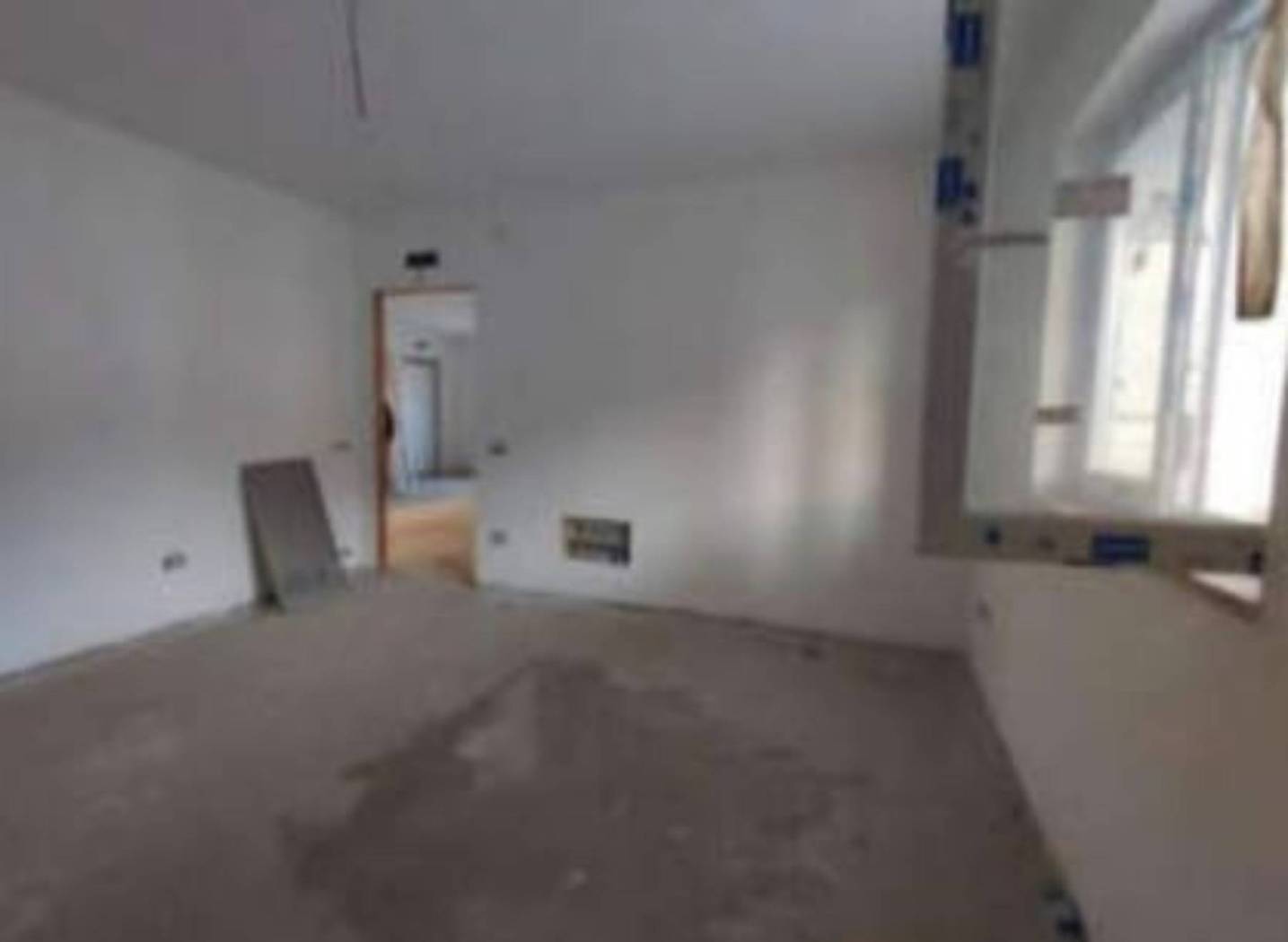 Stanza non arredata Stanza non arredata