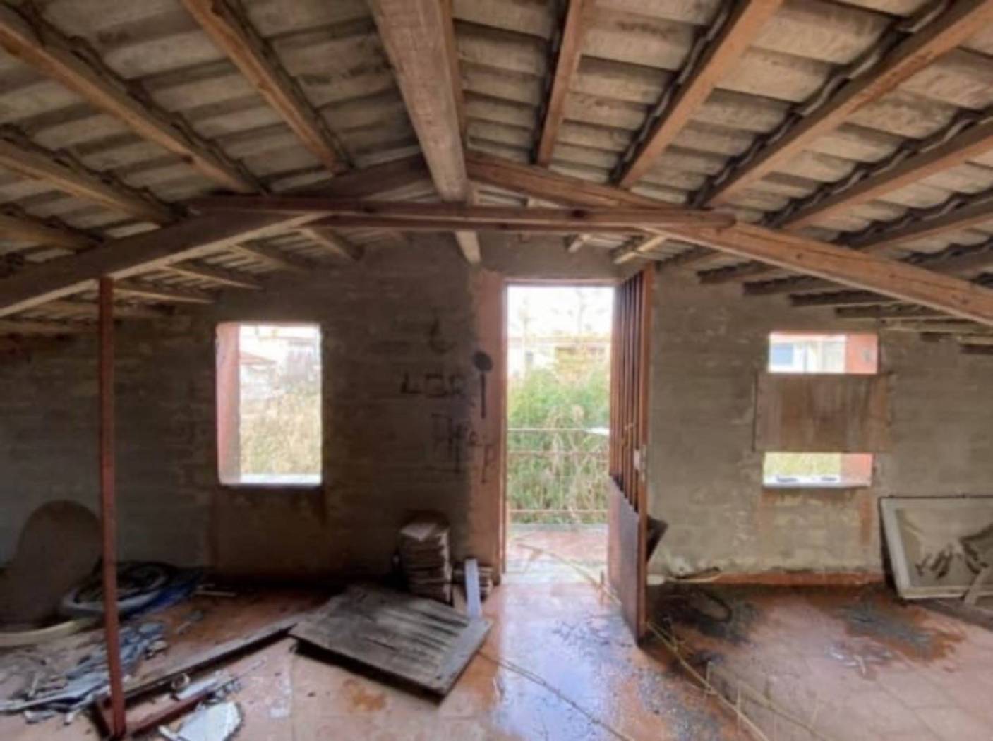 Stanza non arredata Stanza non arredata