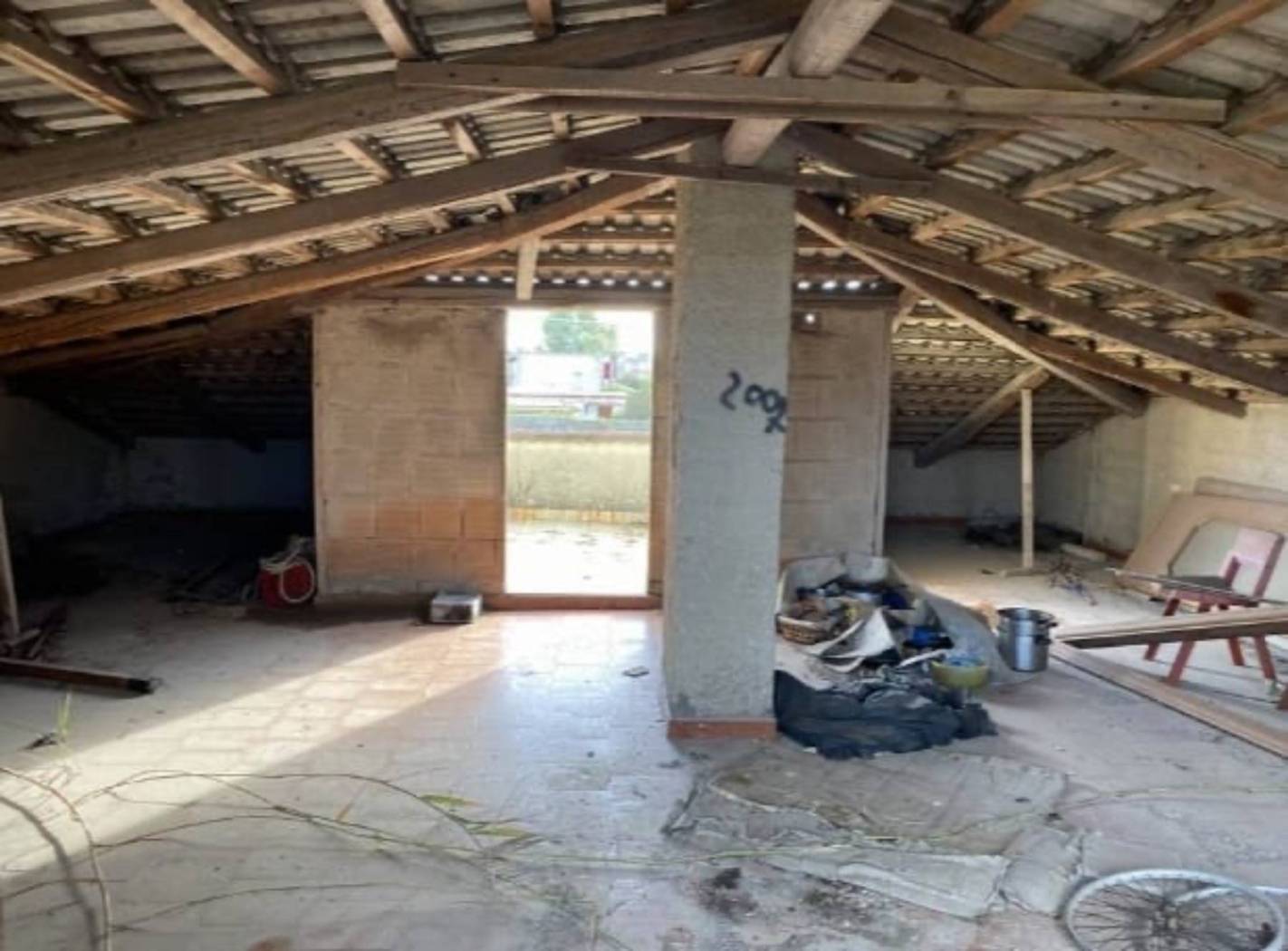 Stanza non arredata Stanza non arredata