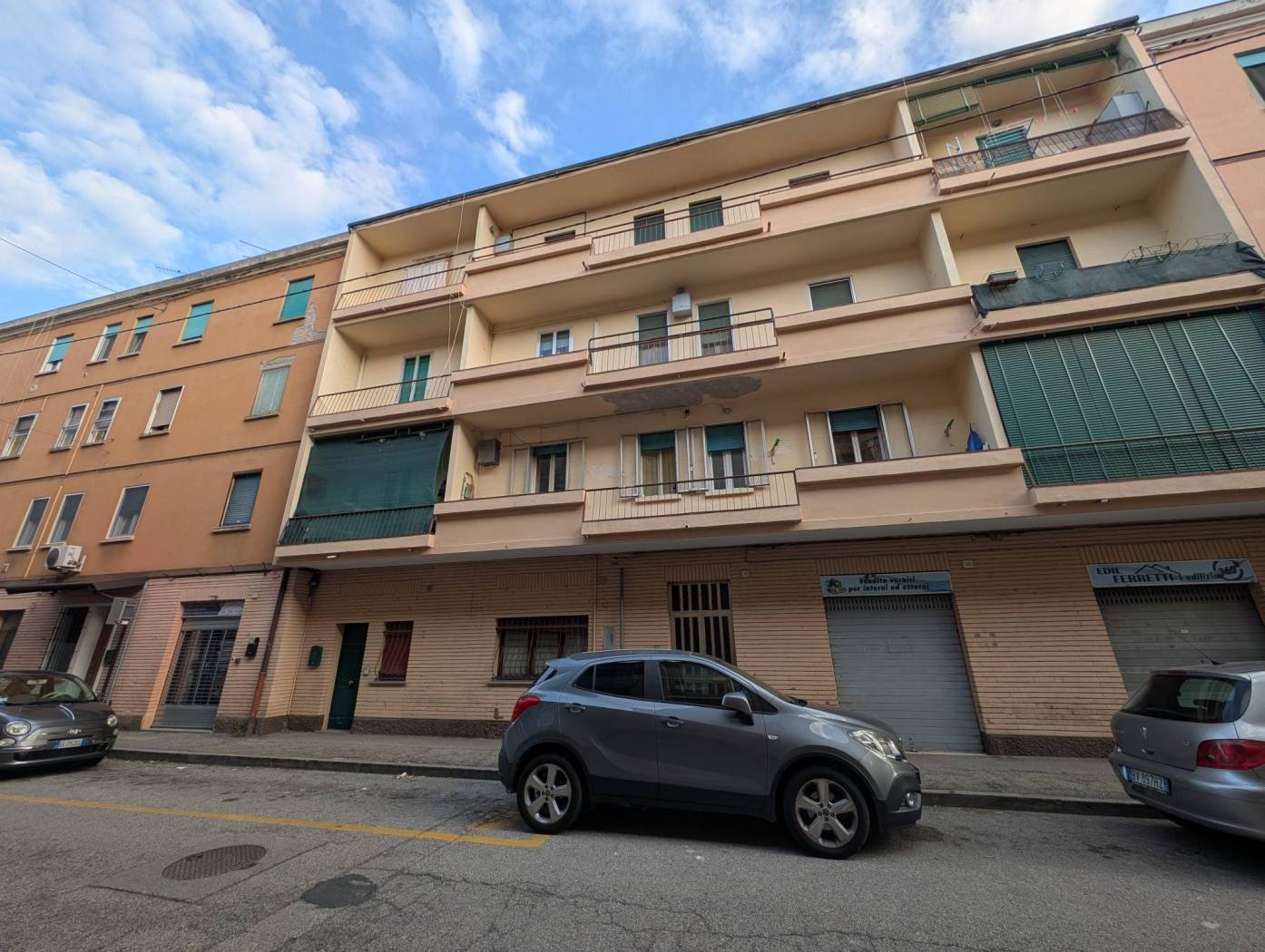 Pontelagoscuro – Via Risorgimento A due passi dalla piazza principale, proponiamo in vendita buon appartamento già libero e completamente arredato, 