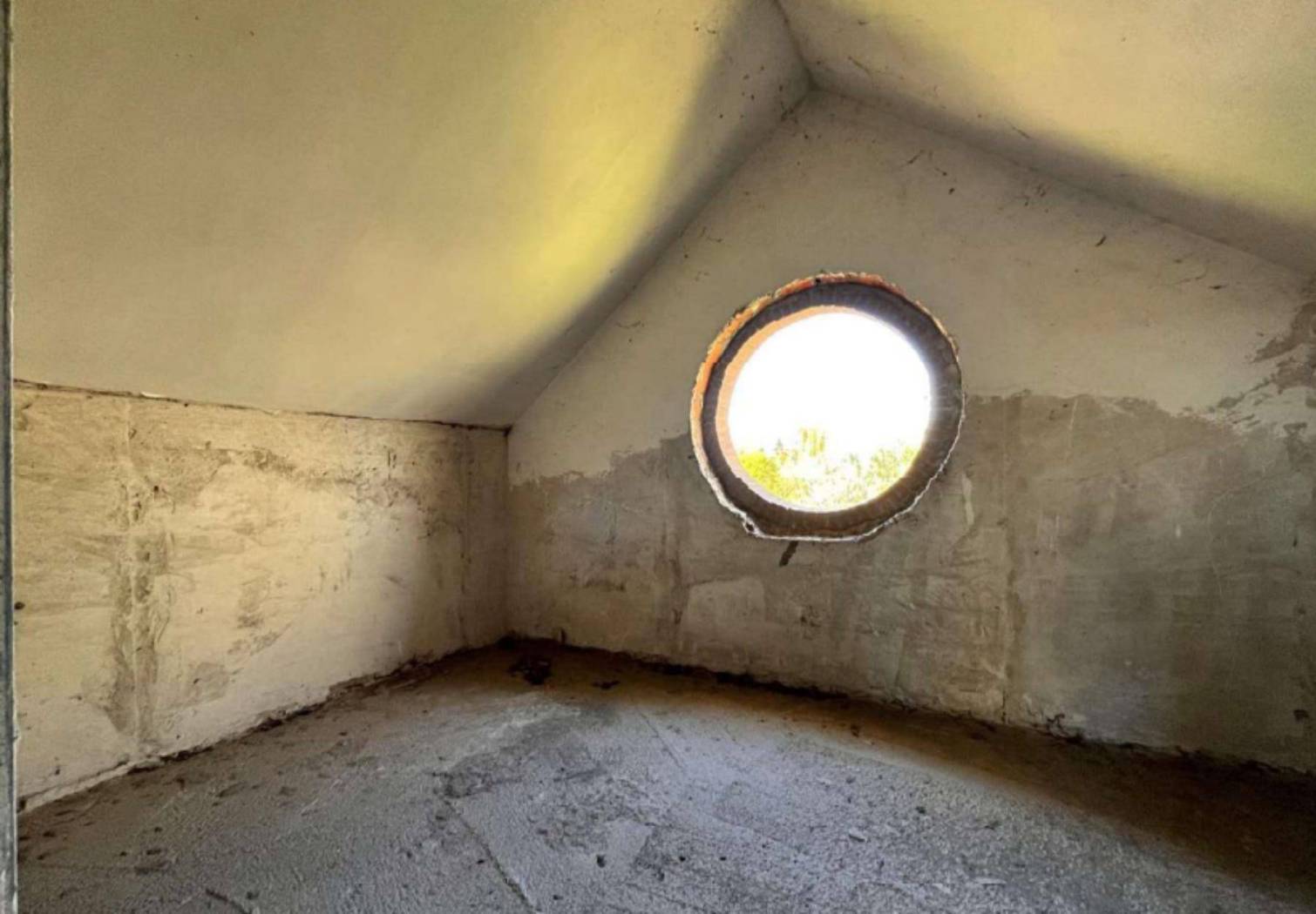 Stanza non arredata Stanza non arredata