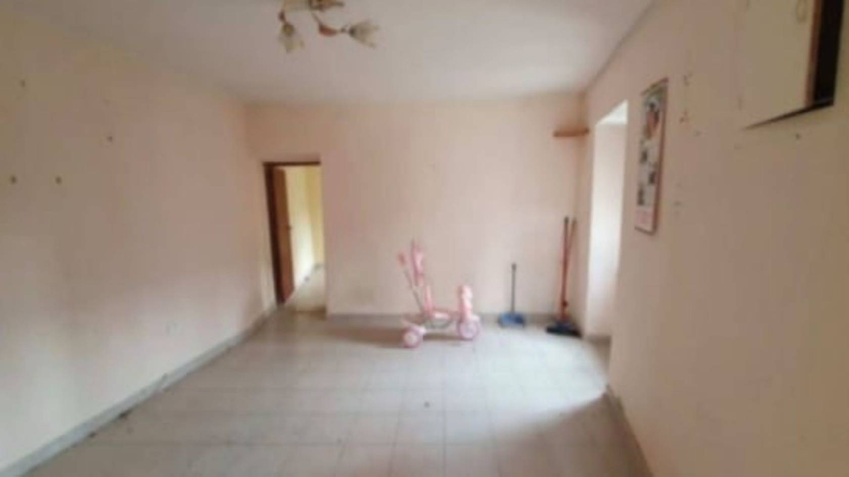 Stanza non arredata Stanza non arredata