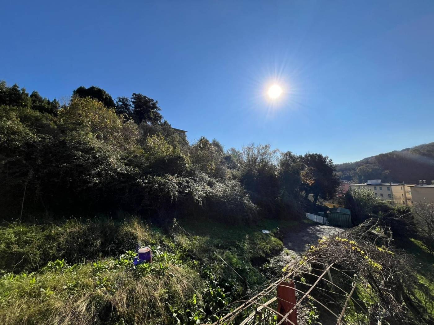 CAMPOMORONE /CESINO SALITA GIOVENTINA APPARTAMENTO con ingresso indipendente in palazzina di due piani in ordine soleggiatissimo nel verde 