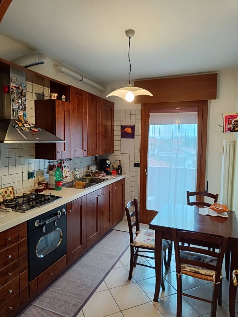 Spinea in una bellissima zona Residenziale e comodissima al centro e a tutti i sevizi quali bus, stazione del treno, autostrada, negozi e banche, 