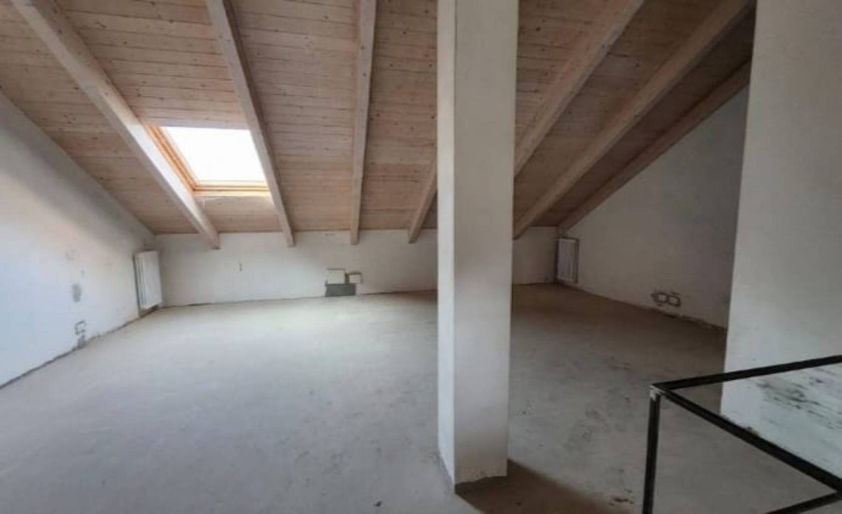 Stanza non arredata Stanza non arredata