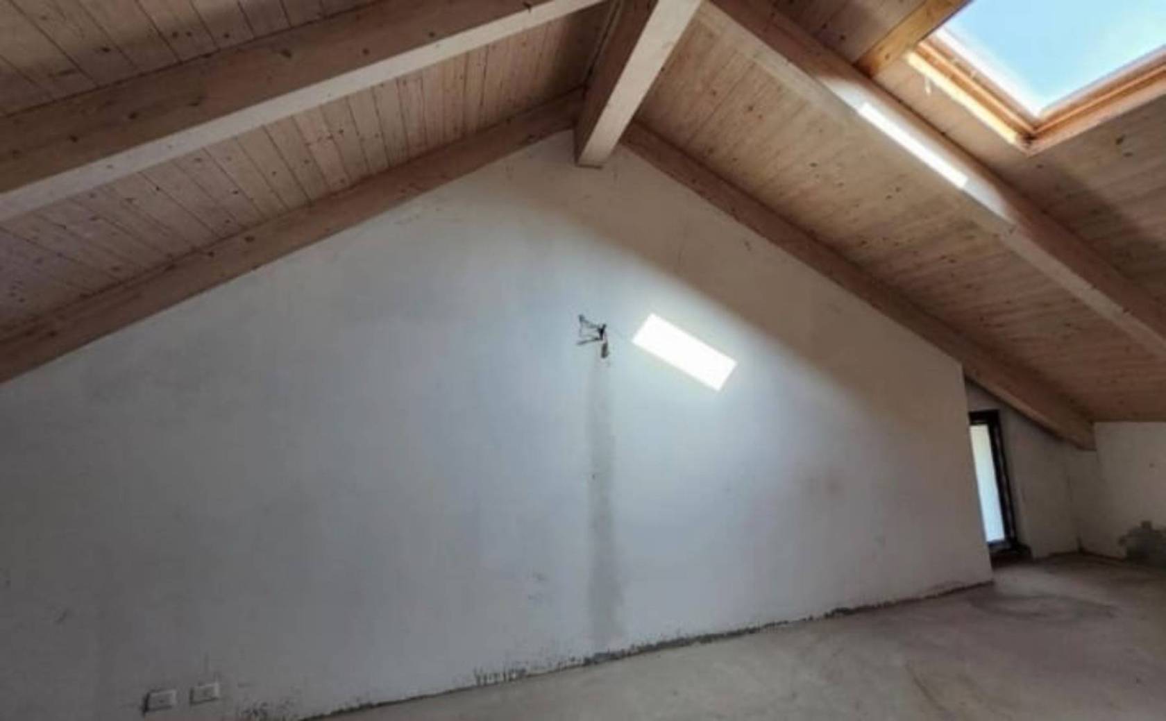 Stanza non arredata Stanza non arredata