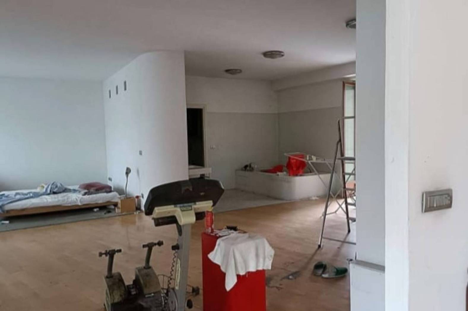 Interno non residenziale Interno non residenziale