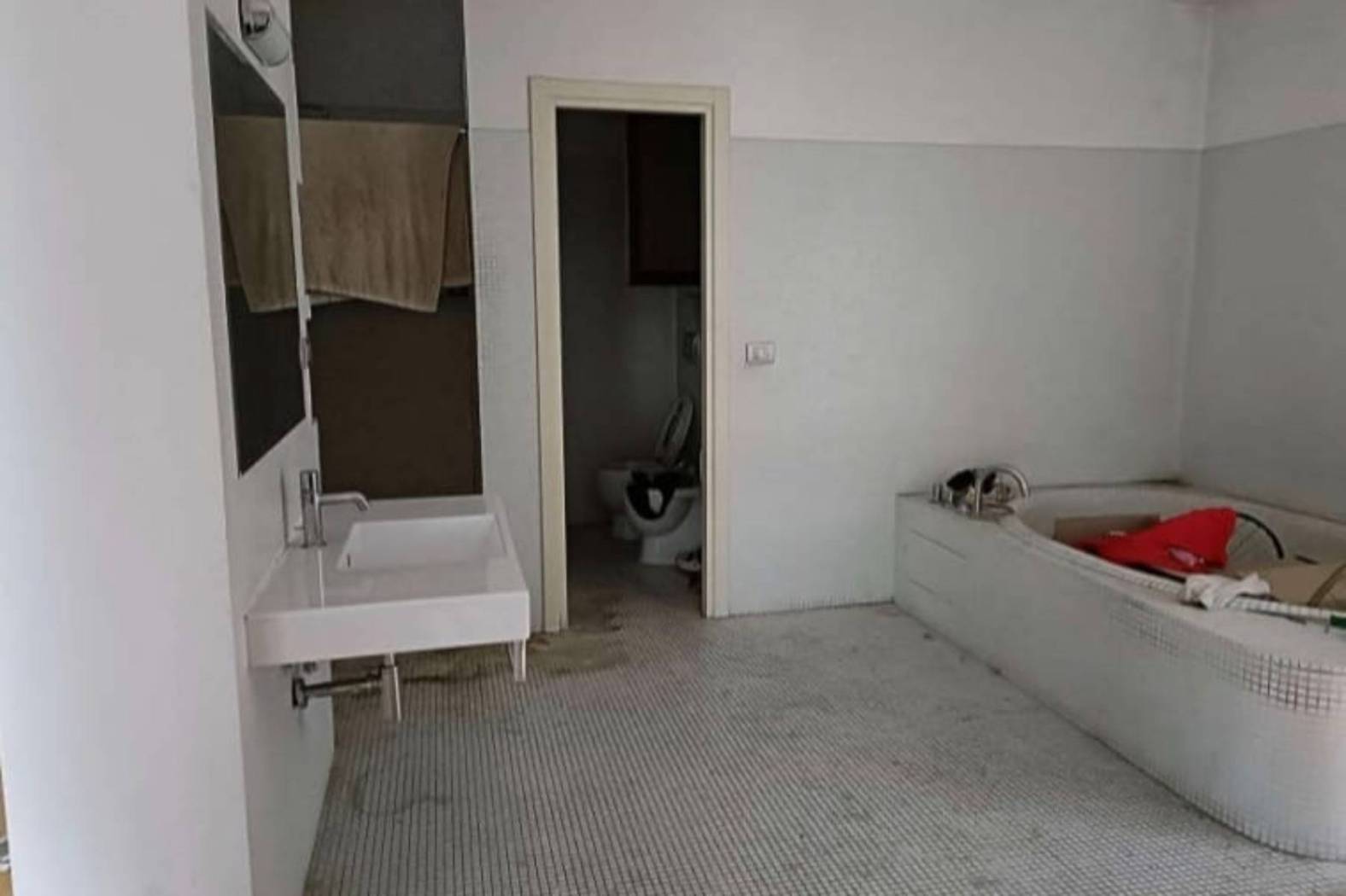 Interno non residenziale Interno non residenziale