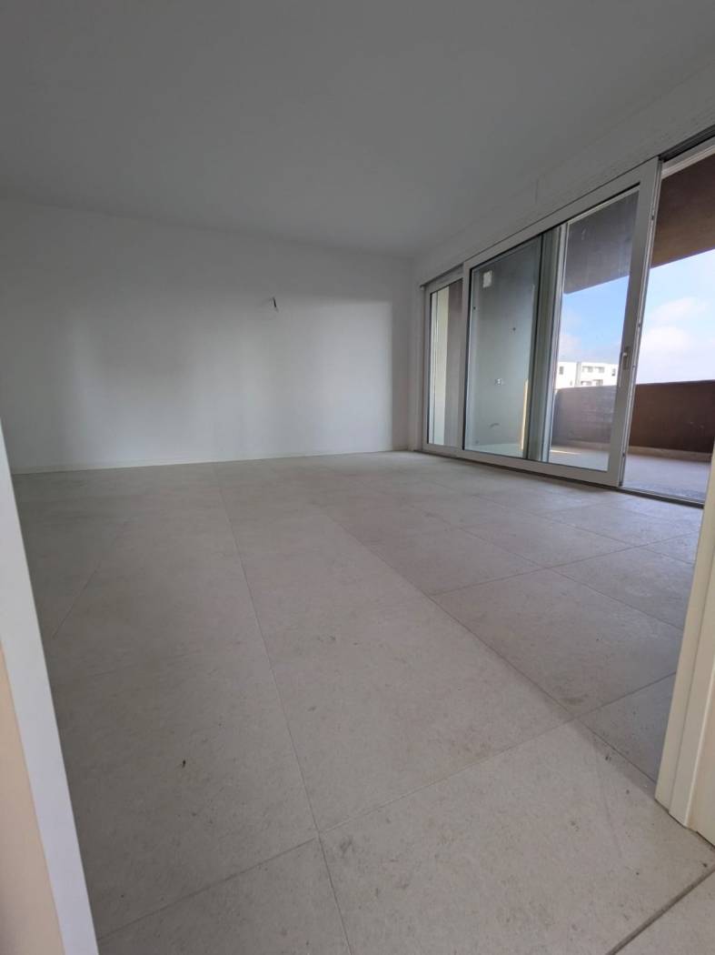 Stanza non arredata Stanza non arredata