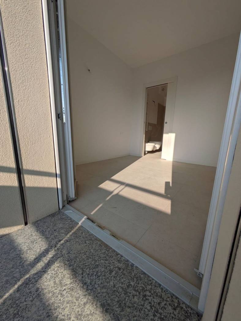 Stanza non arredata Stanza non arredata