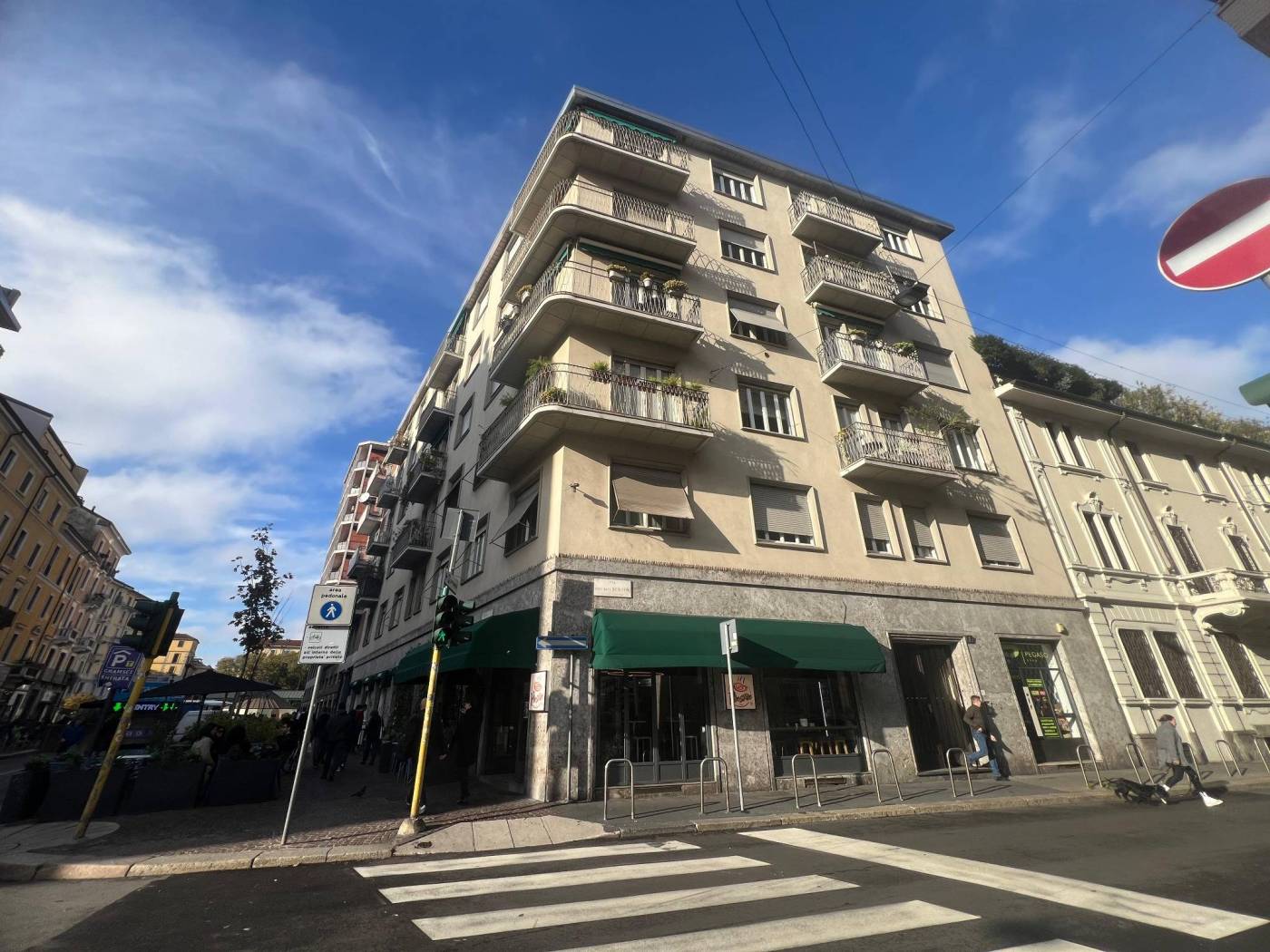 Nuda proprietà, Milano, via Bertini 1, in edificio signorile anni '30, con servizio di portineria, proponiamo la nuda proprietà di un immobile posto 