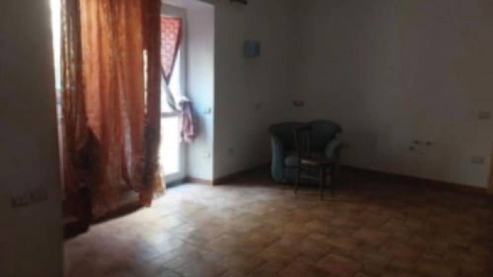 Stanza non arredata Stanza non arredata