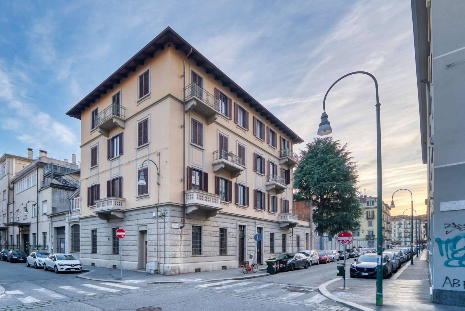 Rif: VIA CAGLIARI - Zona Aurora, e precisamente in Via Cagliari, nelle immediate vicinanze di Corso Regina Margherita, a pochi minuti a piedi dai 