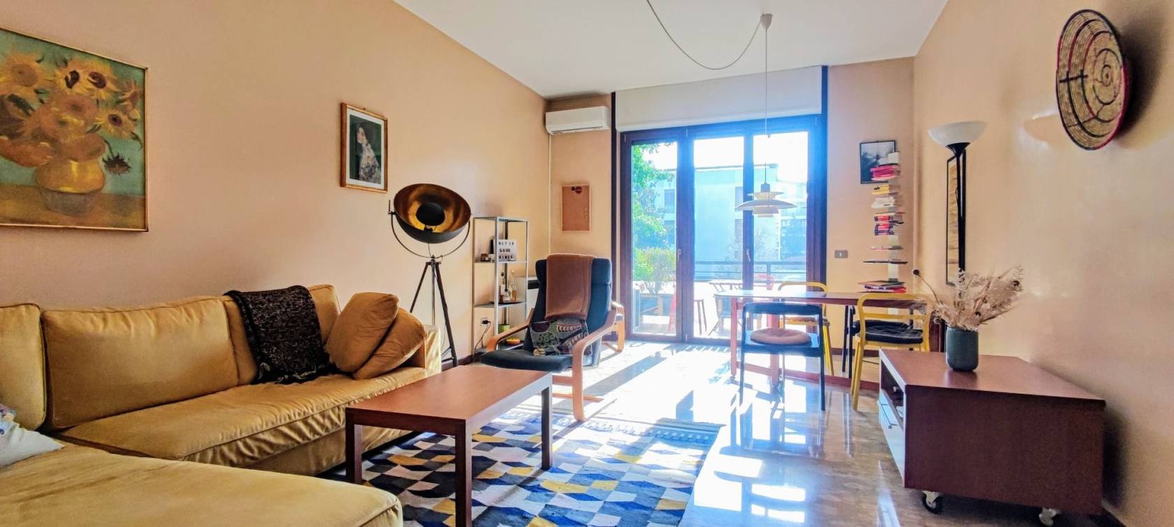 Monza, Ampio 3 locali adattabile a 4 locali In posizione strategica, a soli 400 metri dall'isola pedonale di via Vittorio Emanuele, nel cuore di 