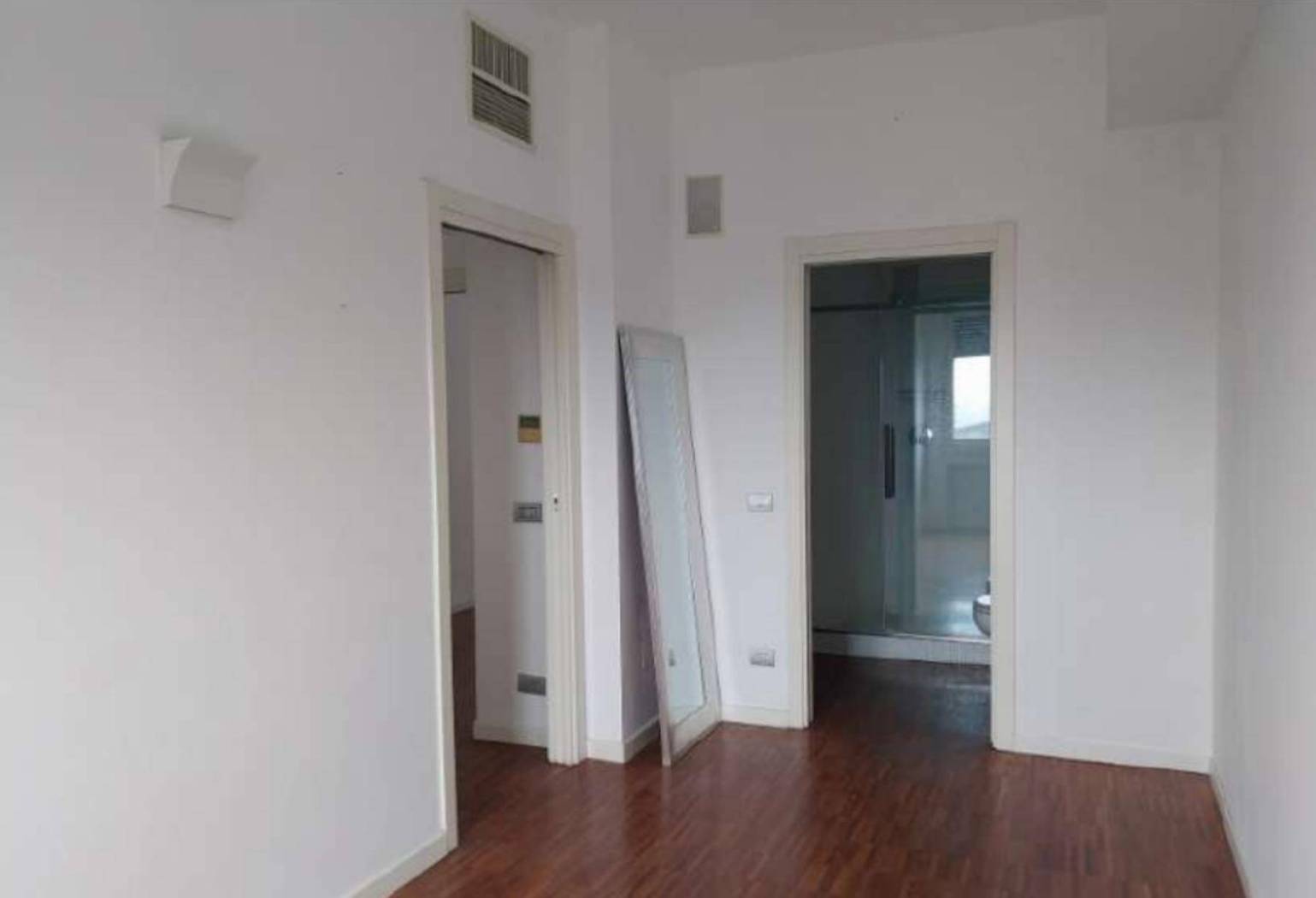 Stanza non arredata Stanza non arredata