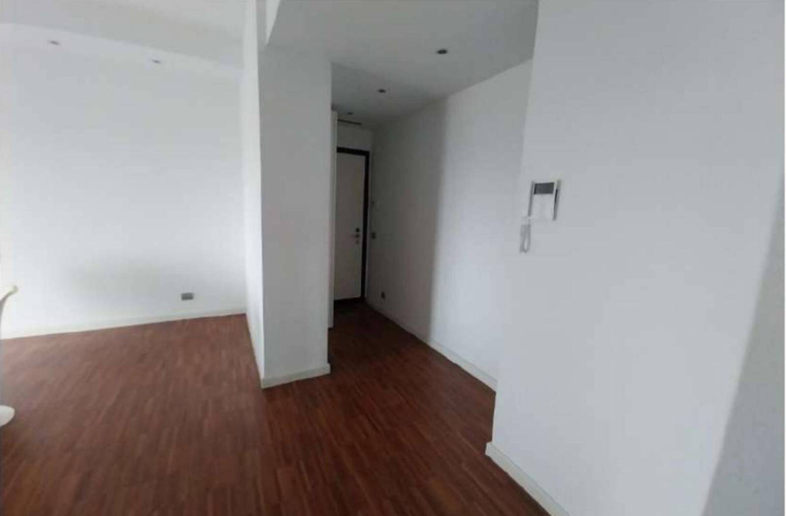 Stanza non arredata Stanza non arredata