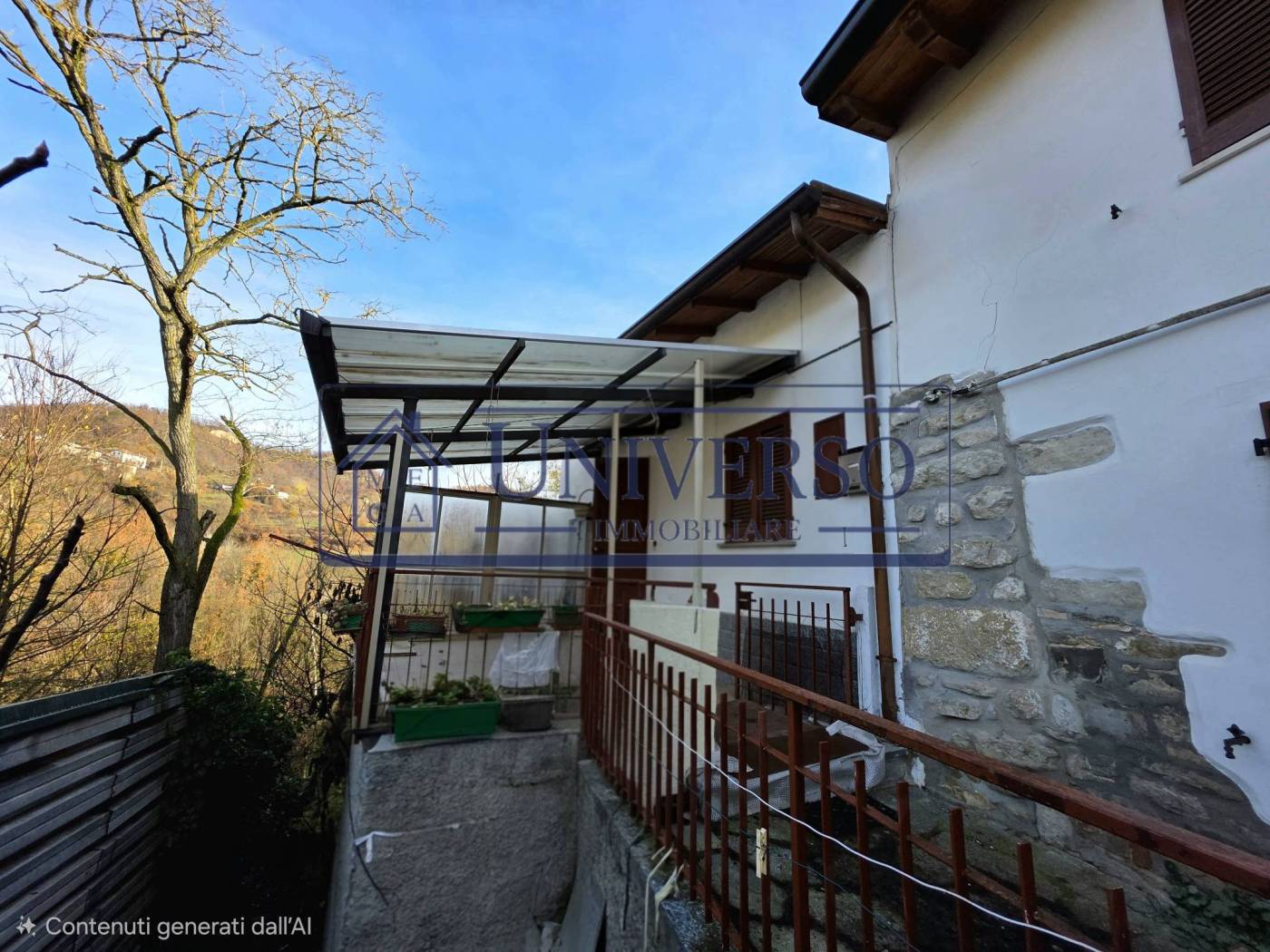 PONTE NIZZA: Prendomino, in contesto di casette indipendenti proponiamo casa disposta su due livelli. Zona abitabile al piano terra con accesso alla 