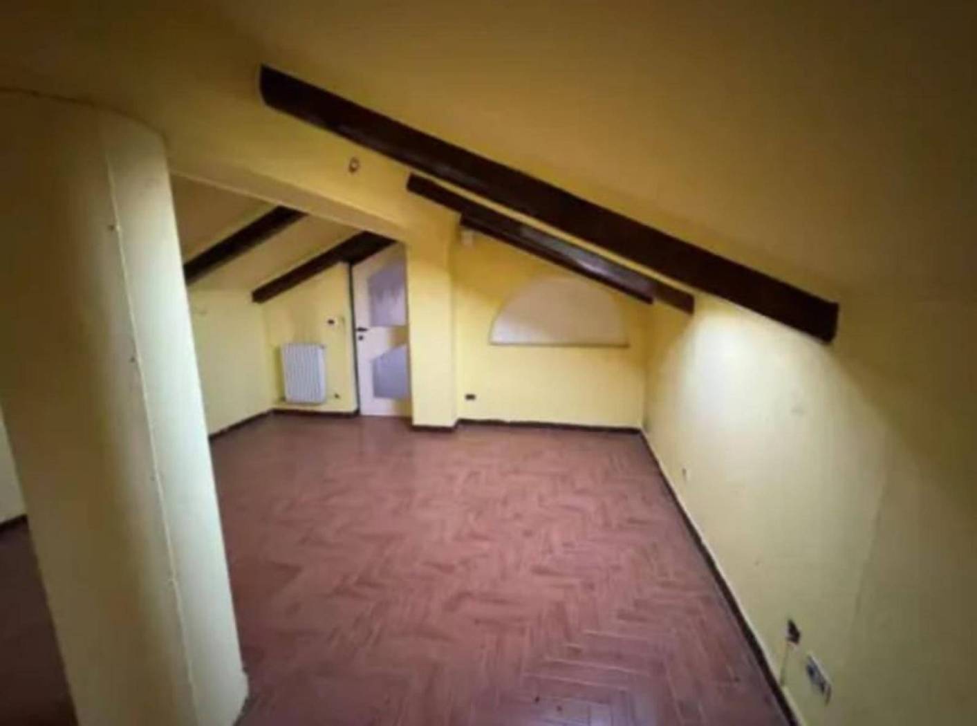 Stanza non arredata Stanza non arredata