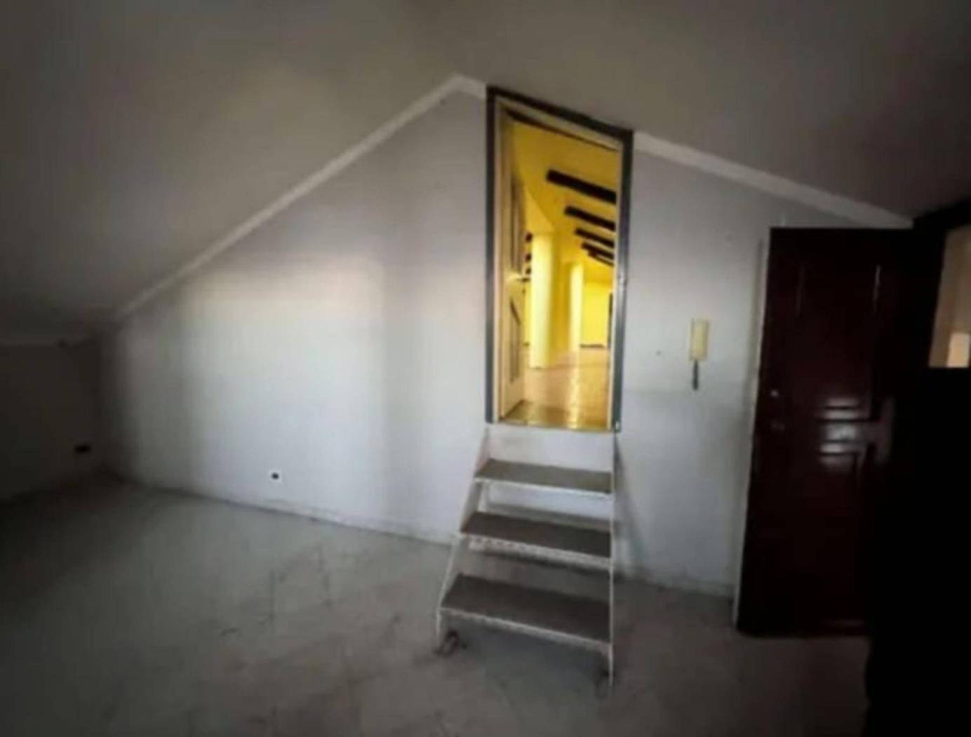 Stanza non arredata Stanza non arredata