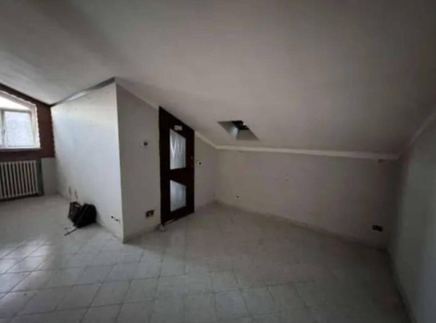 Stanza non arredata Stanza non arredata