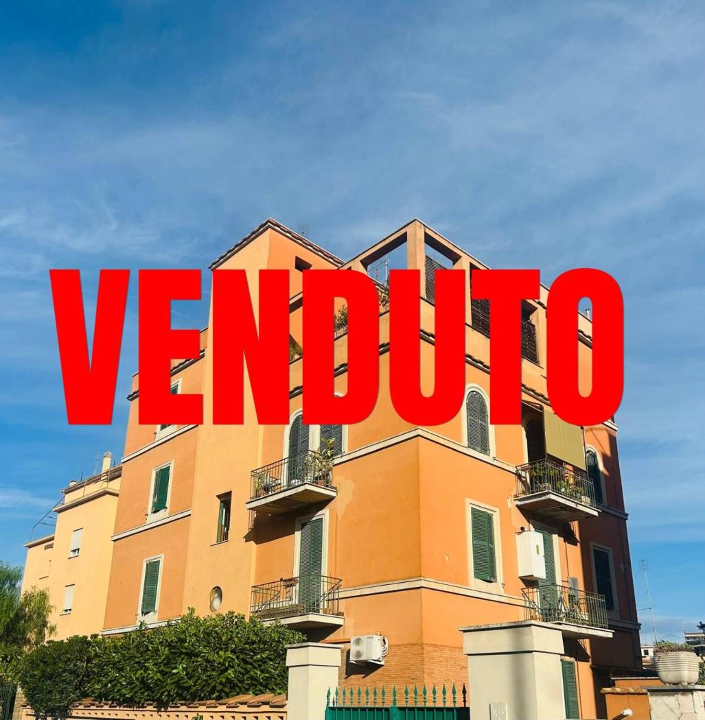 PINETA SACCHETTI BOCCEA E PIU' PRECISAMENTE IN VIA SISTO IV LA BL CASE IMMOBILIARE PROPONE LA VENDITA, IN UNA DELIZIOSA PALAZZINA D'EPOCA ANNI 40, DI 