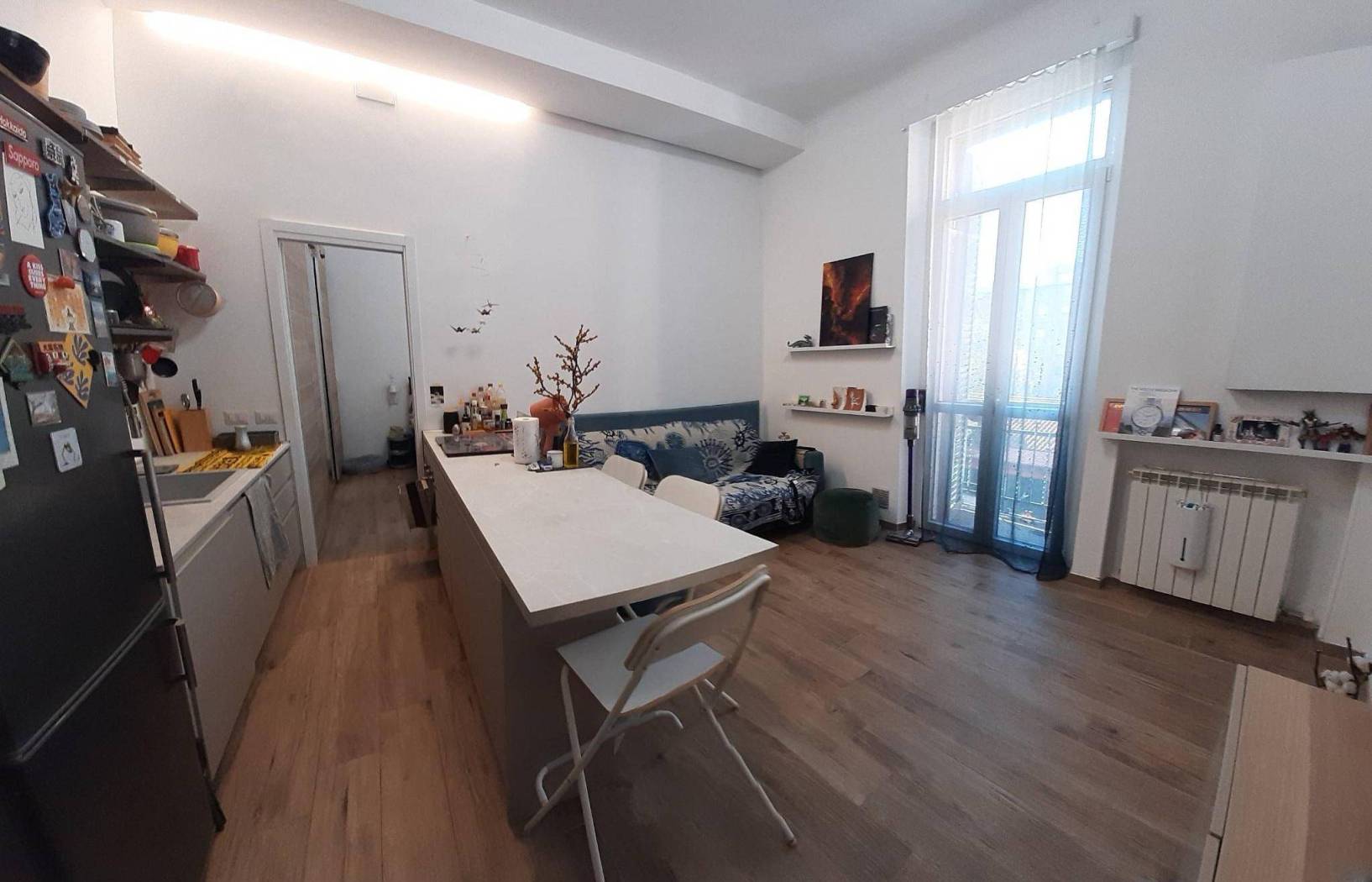 MILANO - In zona NAVIGLI - Alzaia Naviglio Grande - Lodovico il Moro , in stabile vecchia Milano , Luminoso appartamento sito al terzo piano composto 