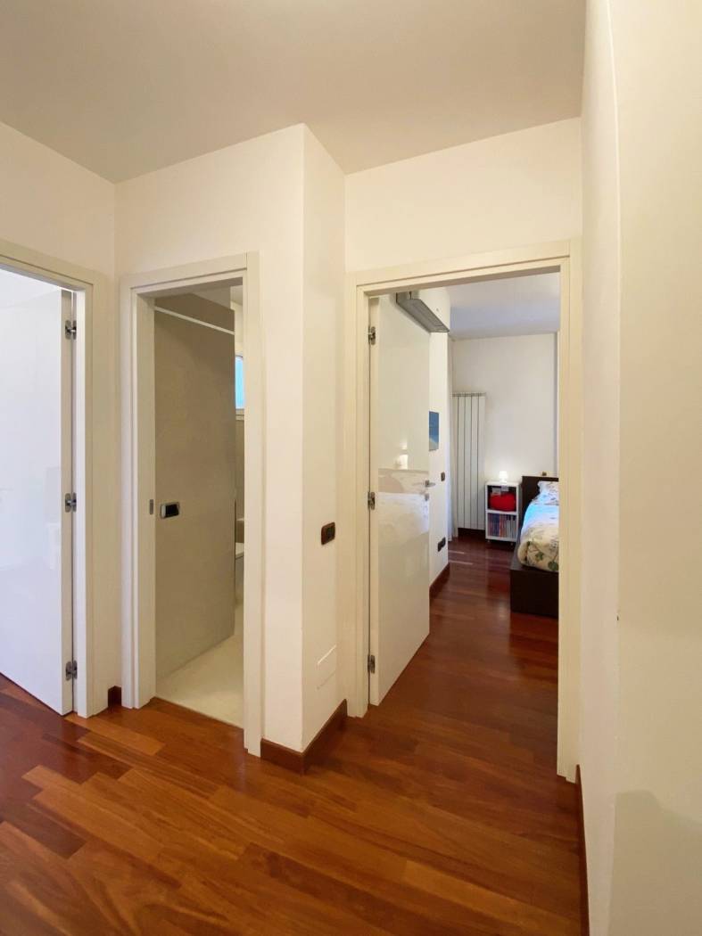 Disimpegno Disimpegno