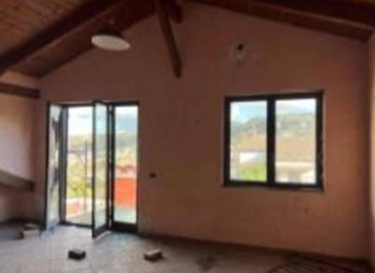 Stanza non arredata Stanza non arredata