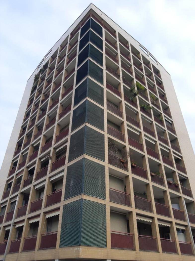 MILANO , Via San Romanello , BILOCALE con BOX , in stabile con giardino condominiale appartamento composto da ingresso soggiorno cucina abitabile 