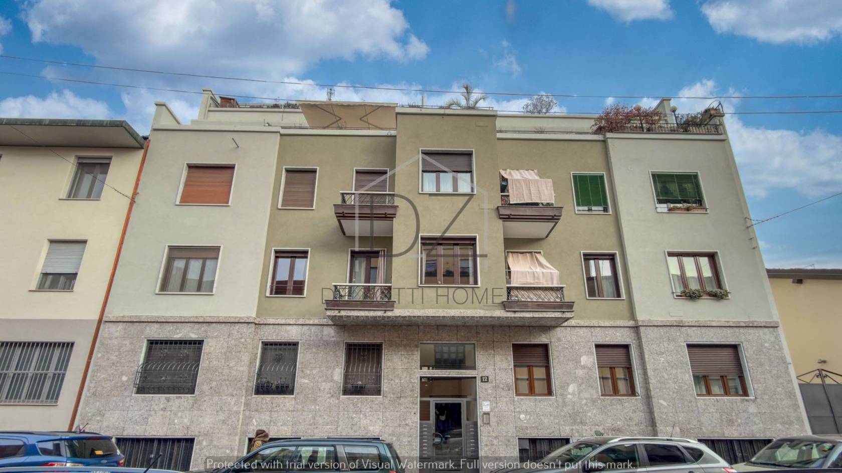 In Via Signorelli 12, nel cuore della vivace e ricercata zona Paolo Sarpi, proponiamo un elegante appartamento situato al primo piano SENZA ascensore,