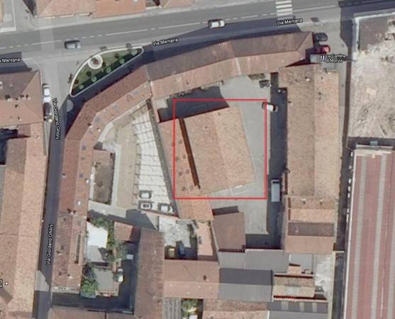 Monza, adiacente al centro e alla stazione ferroviaria, affittiamo ufficio di 160 mq più servizi, sito al primo ed ultimo piano. Ingresso 