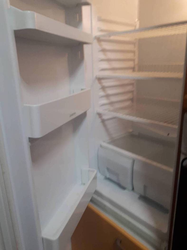 Frigo grande con congelatore