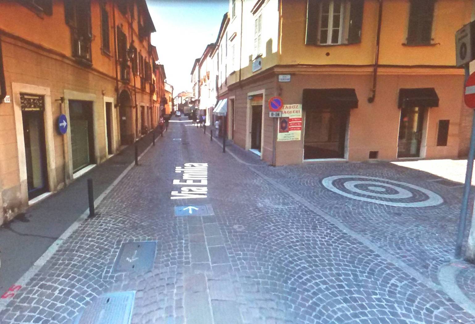 NEGOZIO IN VIA EMILIA