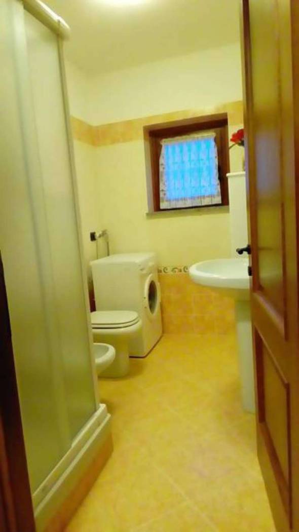 Ampio alloggio centro Oulx bagno