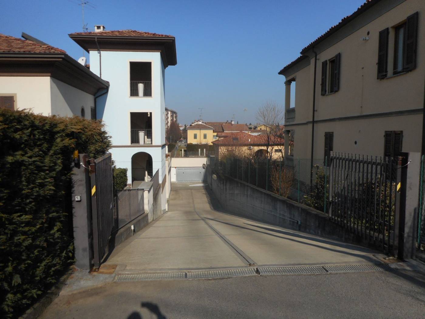 INGRESSO ZONA GARAGE INGRESSO ZONA GARAGE