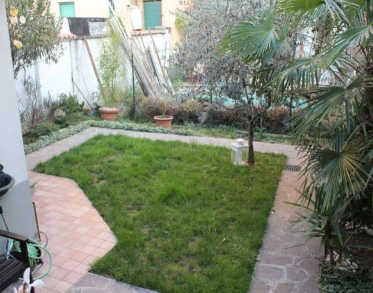 4BBF33D8-274D-47EF-B449-1E98089C1165