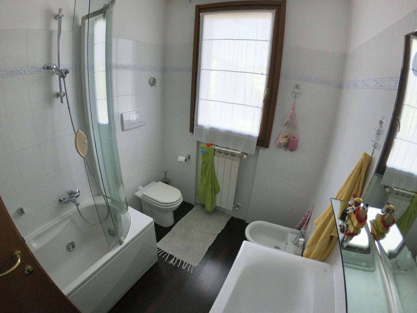 1C9BAD27-6560-4803-AE1F-8131E4B57F1E