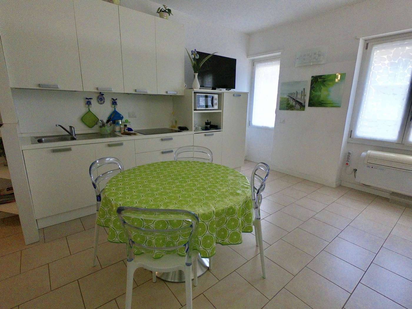 C25E976B-C8D5-4F98-9DA8-A5A6D8CF3CC2