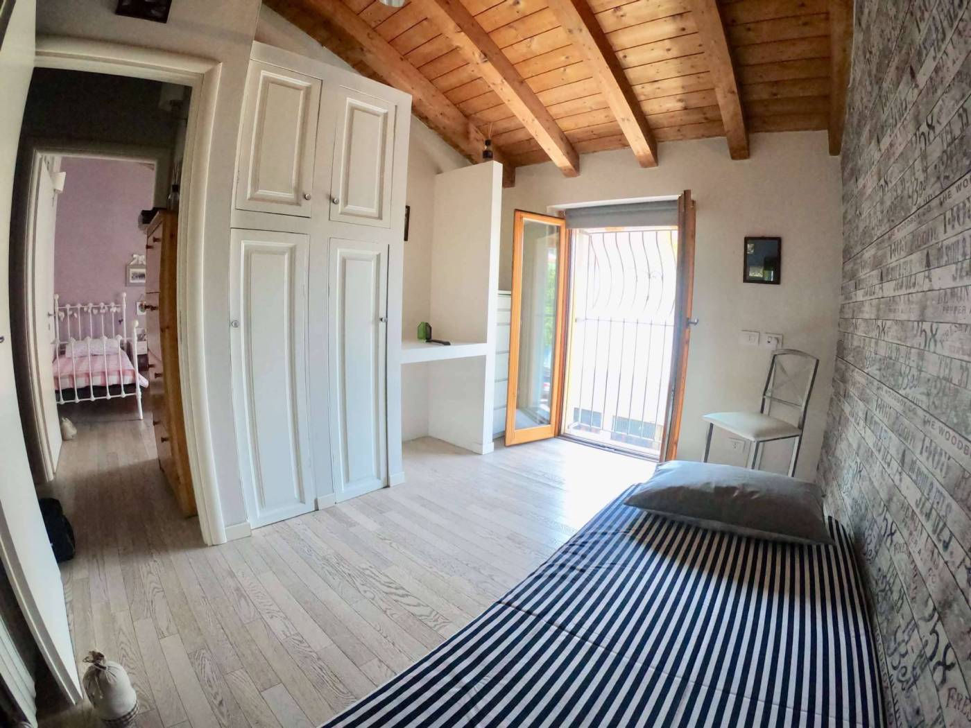 29D6B2F7-4BF8-43EA-82A9-6C9B071188A0