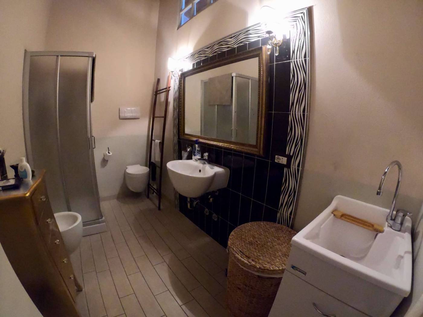 AE24583E-AB89-4498-BF52-D5371B9CDBEA