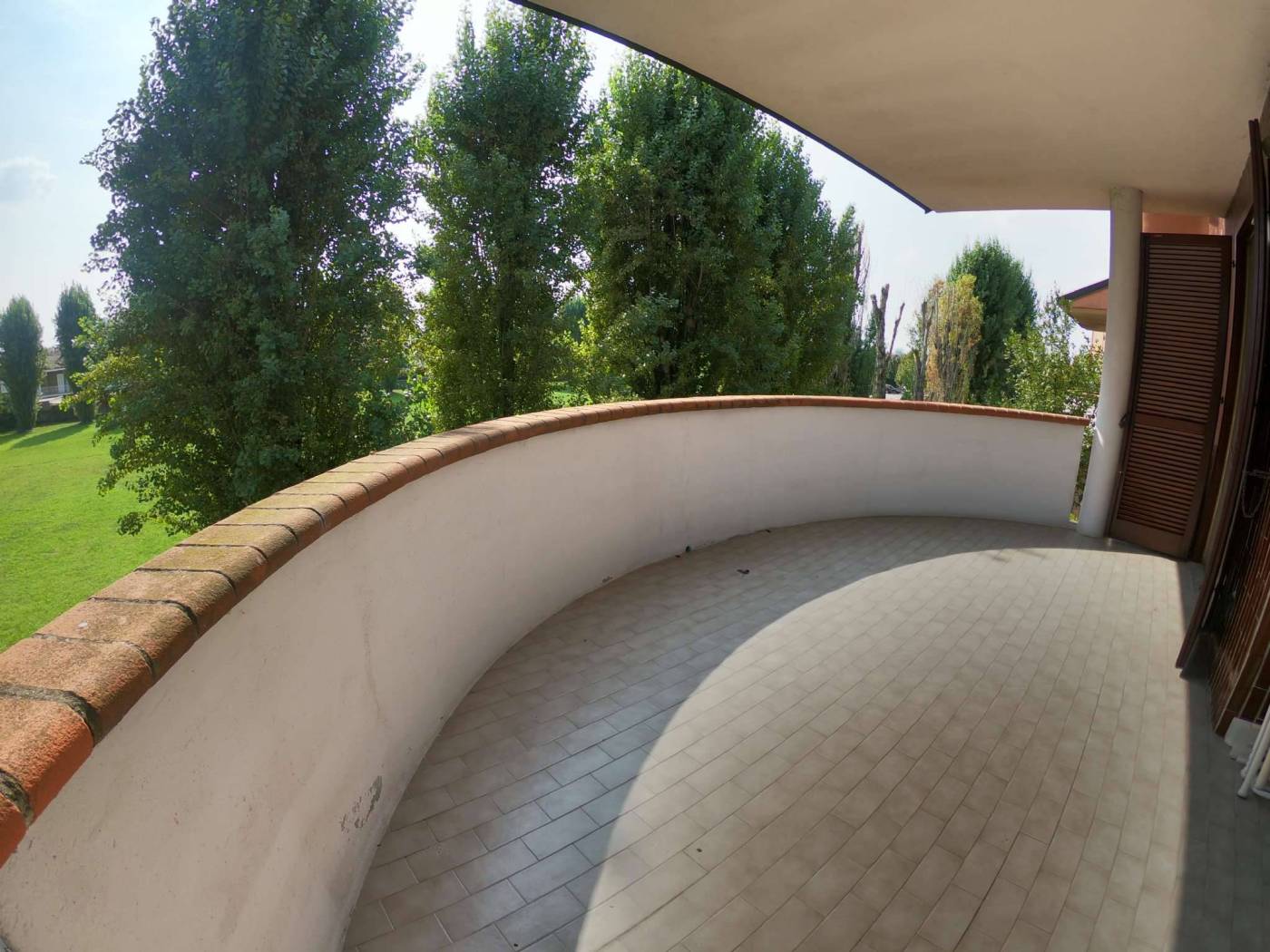 09D8BFF2-6F46-43BD-80B4-3A8DC2477950