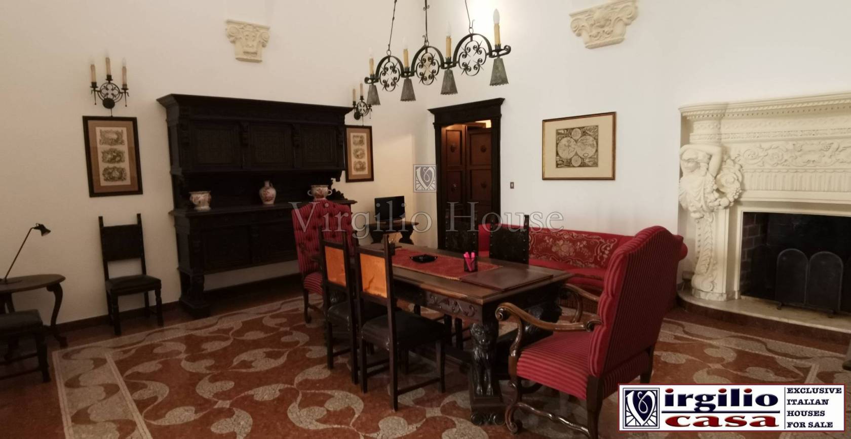 DIMORA STORICA CAROVIGNO Ref. CA31 Virgilio House Propone in vendita a Carovigno: uno dei più antichi e meglio conservati palazzi del centro storico. 