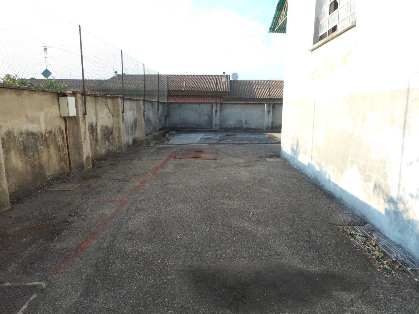 SPAZI DI MANOVRA SPAZI DI MANOVRA